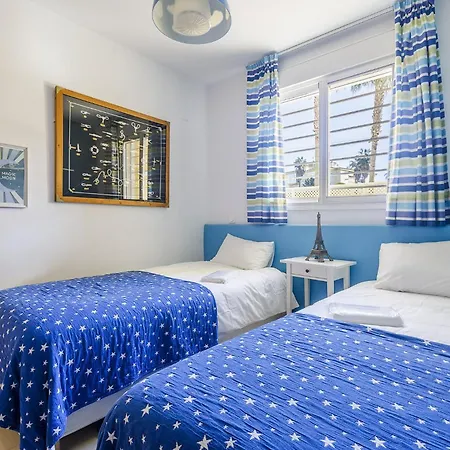 A&n Beachside Terrace Living *