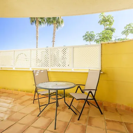 A&n Beachside Terrace Living Apartman *
