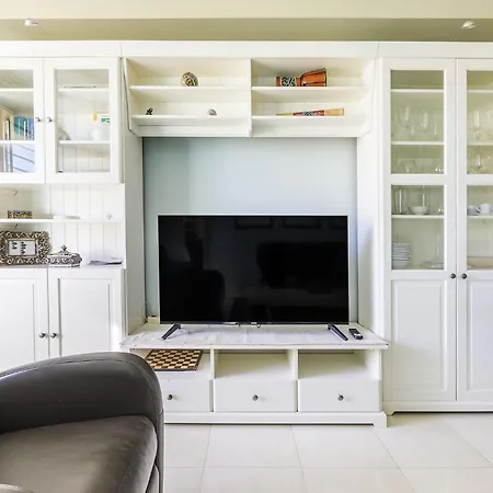 A&n Beachside Terrace Living Apartman