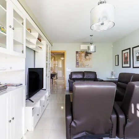 A&n Beachside Terrace Living Apartman